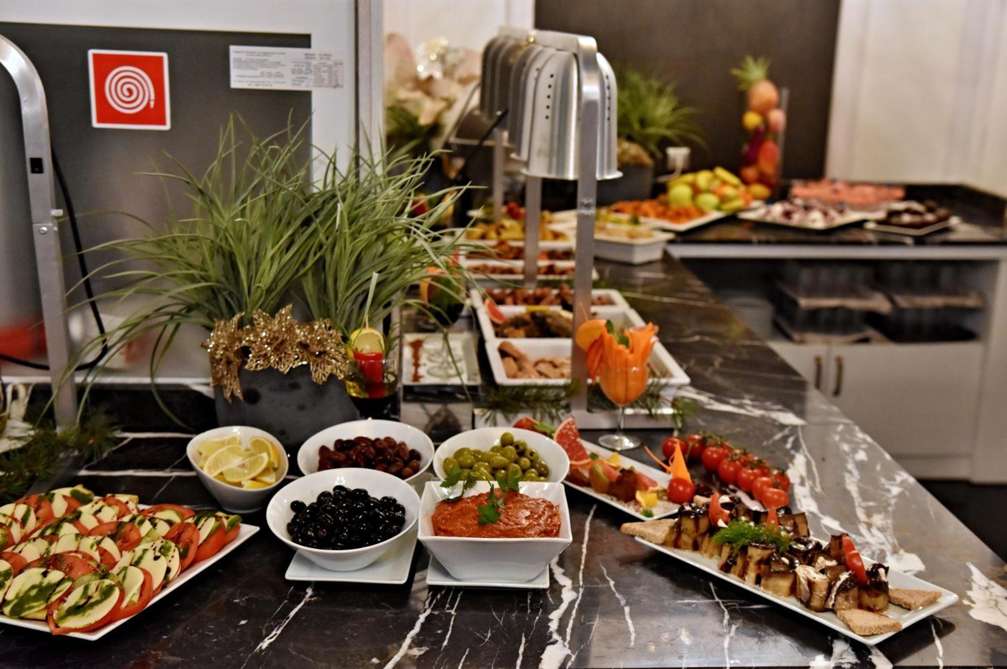 Complex Katalina Otel Tsigov Chark Dış mekan fotoğraf