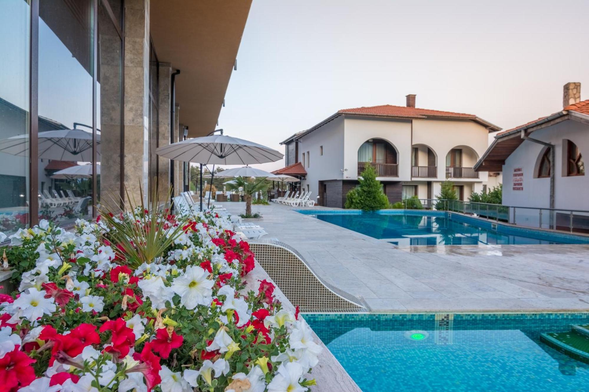 Complex Katalina Otel Tsigov Chark Dış mekan fotoğraf